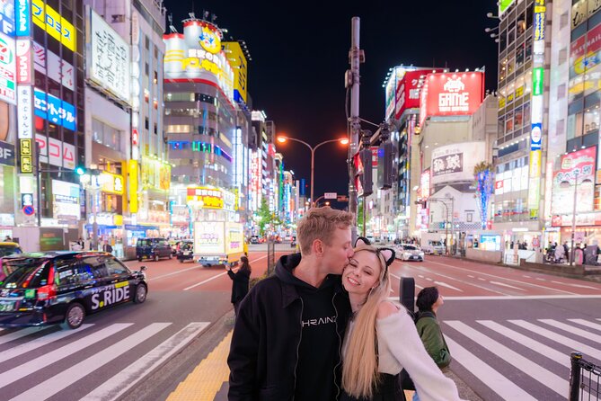 Tokyo Shinjuku Night Photo Tour with Pro Gota - Hanazono Shrine: the calm contrast that makes your night photos feel real