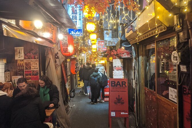 Tokyo Shinjuku Night Tour with Pachinko Gaming Experience - Kabukicho’s back alleys: the dark-side that runs the place