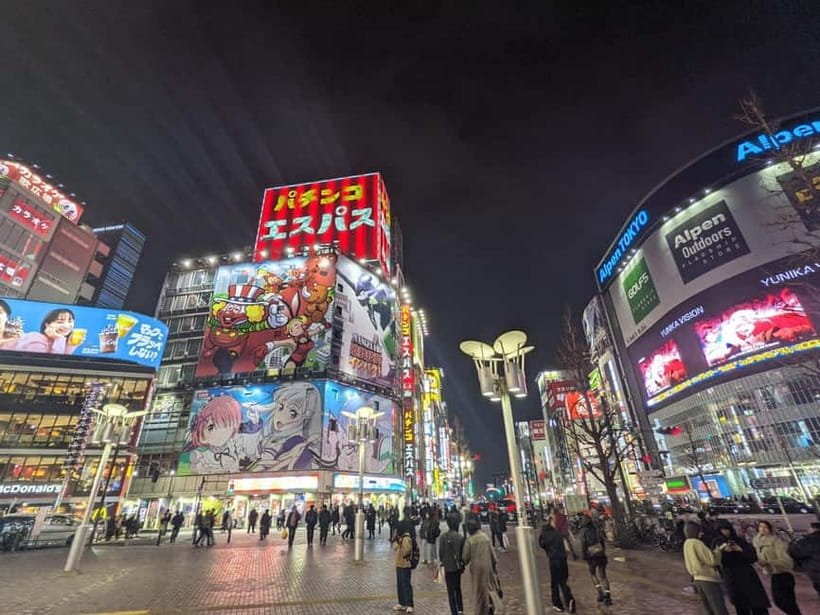 Tokyo Shinjuku : Private Walking Night Tour with Pachinko - Meeting at Shinjuku East Exit and getting oriented fast