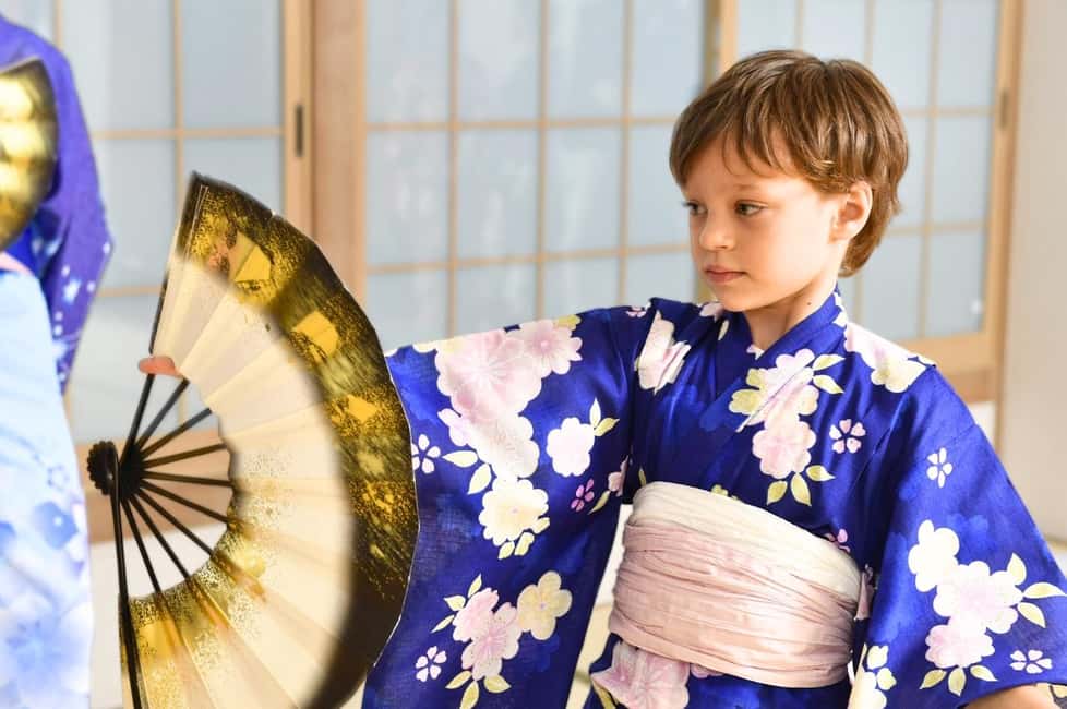 Tokyo: Taishu Engeki Show with Kimono and Sword Lesson - The Welcome: Meeting Your Program Leader