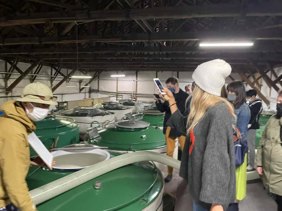 Tokyo: Toshimaya Sake Brewery Tour with Sake Tasting - Tokyo’s Toshimaya Shuzo: Why this brewery tour feels different