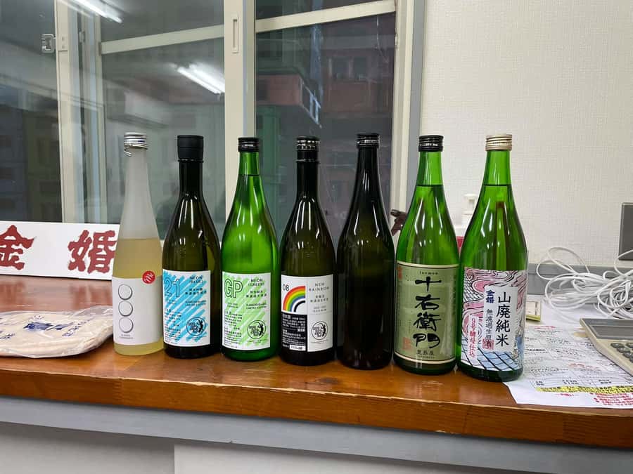 Tokyo: Toshimaya Sake Brewery Tour with Sake Tasting - What the guide teaches you about making sake