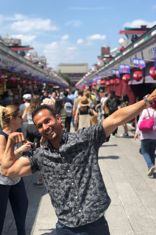 Tokyo Tours in Spanish (Asakusa - Skytree Tower- Akihabara) - Asakusa: traditional Tokyo without the navigation headache