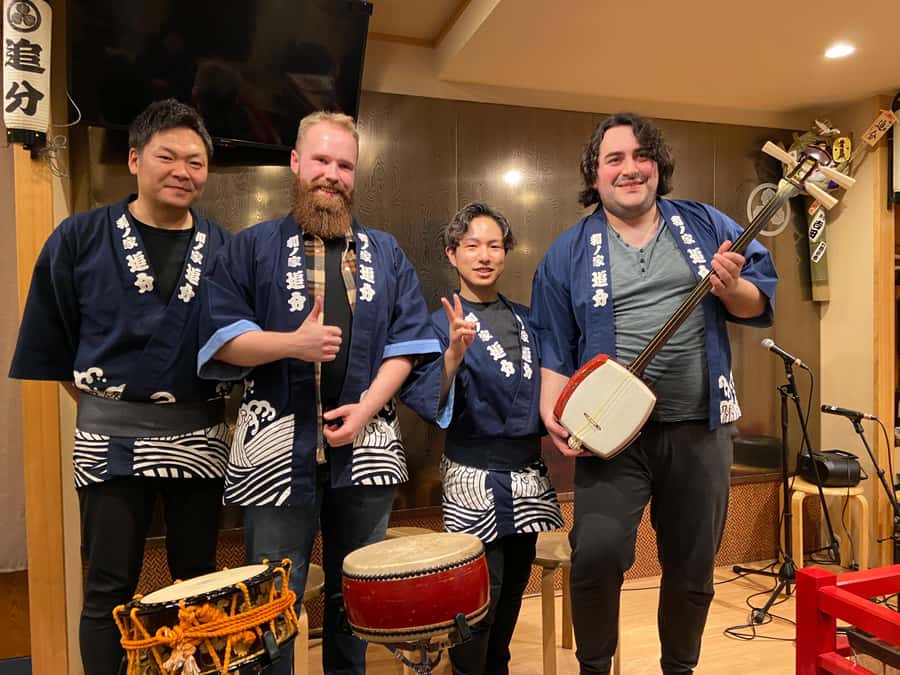 Tokyo: Traditional Asakusa Music Show with Dinner - Small practical advice to make the night smoother
