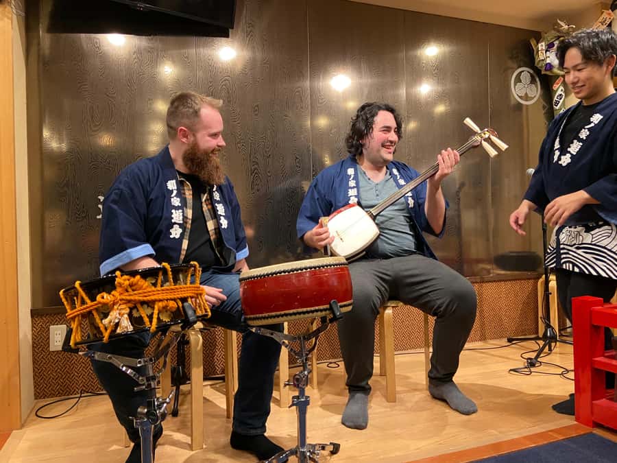 Tokyo: Traditional Asakusa Music Show with Dinner - Timing, duration, and the small-group pace