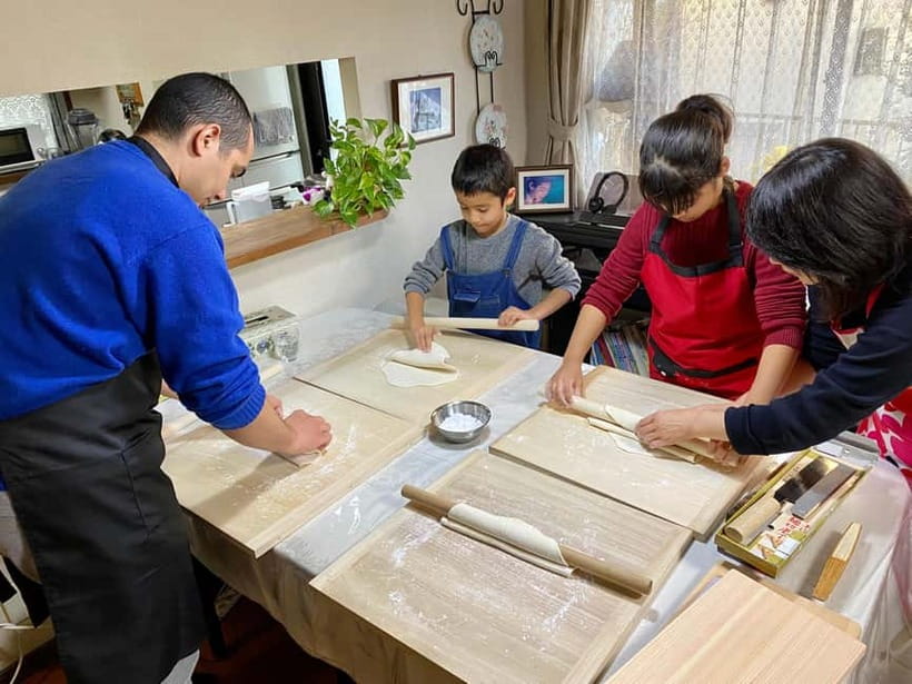 Tokyo: Traditional foot-kneaded Udon noodles class - Getting there: a pickup from Higashimurayama station
