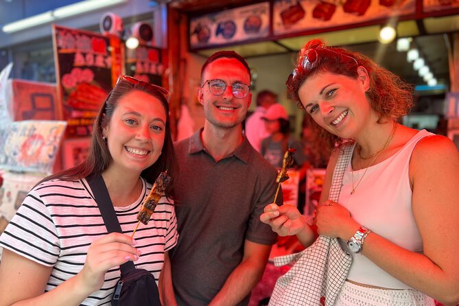 Tokyo Tsukiji Fish Market Food and Walking Tour - Digital photos included: a smarter way to remember the chaos