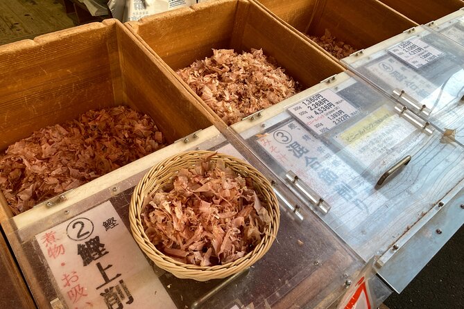 Tokyo Tsukiji Fish Market Walking and Exploring Hidden Gems Tour - Small-group pace: why 10 people changes the whole experience