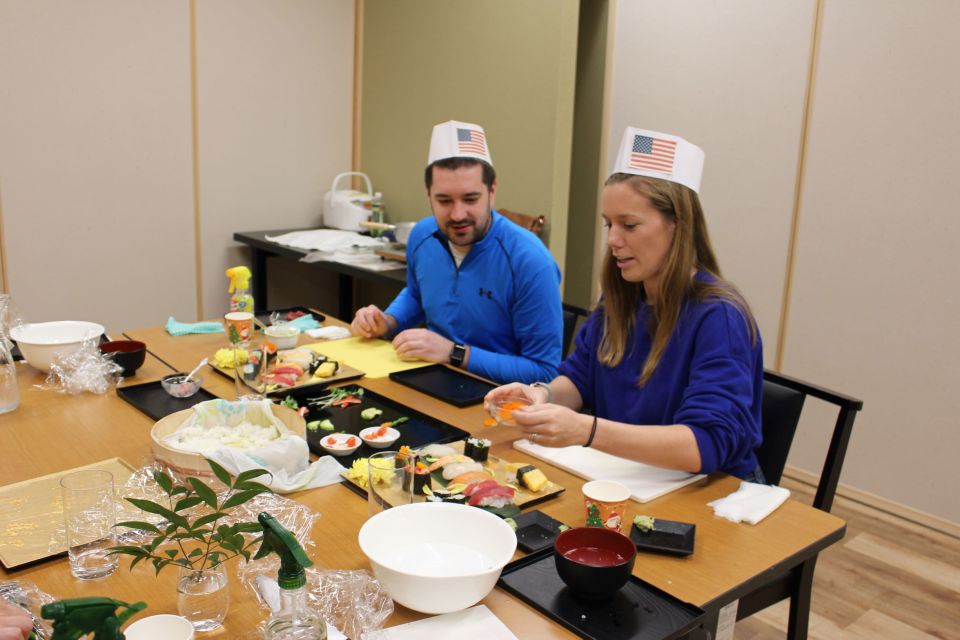 Tokyo: Tsukiji Market Guided Tour & Sushi-Making Experience - What you’re actually given: ingredients, souvenir kit, and guidance