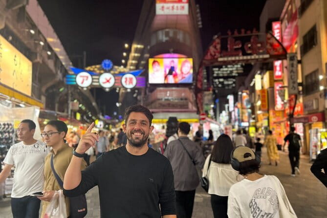 Tokyo Ueno Food & Nature & Localtown Tour: 10Dishes+ Drinks - Ueno in three parts: park calm, street snacks, and ramen warmth