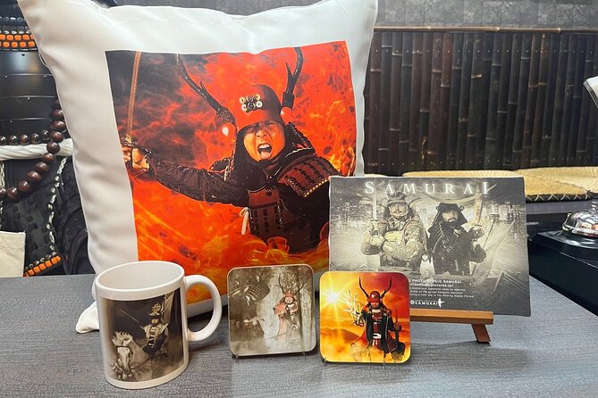 TOKYO Ultimate Samurai Armor Photo Experience! - Keepsakes you can use right away: canvas or mug in about 10 minutes