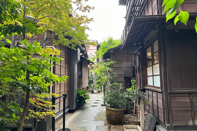 Tokyo : Yanaka and Nezu-Old Traditional Town Cultural Experience - Yanaka Cemetery: scenic grounds and a chance to slow down