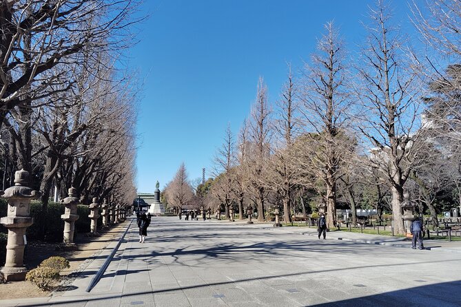 Tokyo: Yasukuni Shrine and Yushukan Museum Guided Tour - Guide-led questioning: why names like Kyo and Takashi matter