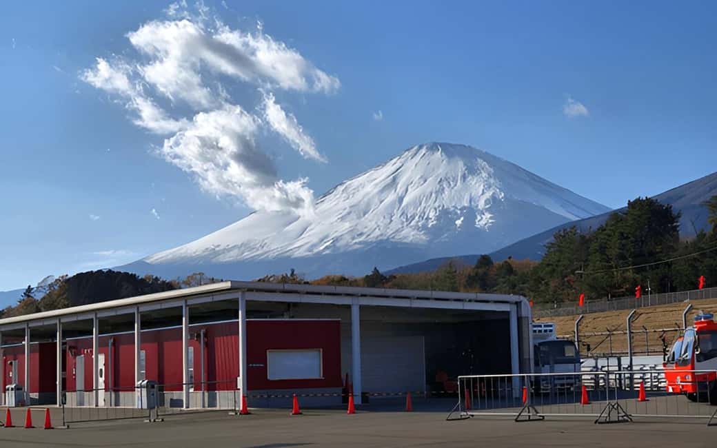 Tokyo:Customizable Private Day Trip to Mt.Fuji & Safari Park - Oshino Hakkai Springs and the Fuji 5th Station Reality Check