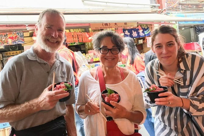 Tokyo:Enjoy street food & Japanese food culture at Tsukiji Market - The boxed-lunch stop by the seafood bridge area