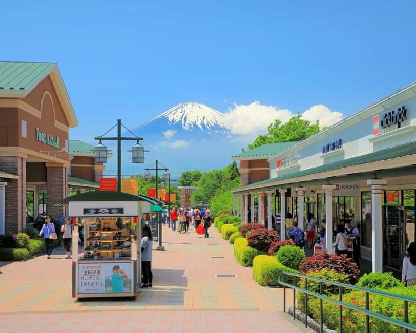 tokyo:Hakone Owakudani & Gotemba Premium Outlet 1d Tour - Lake Ashi photo stop: brief, but strategically placed