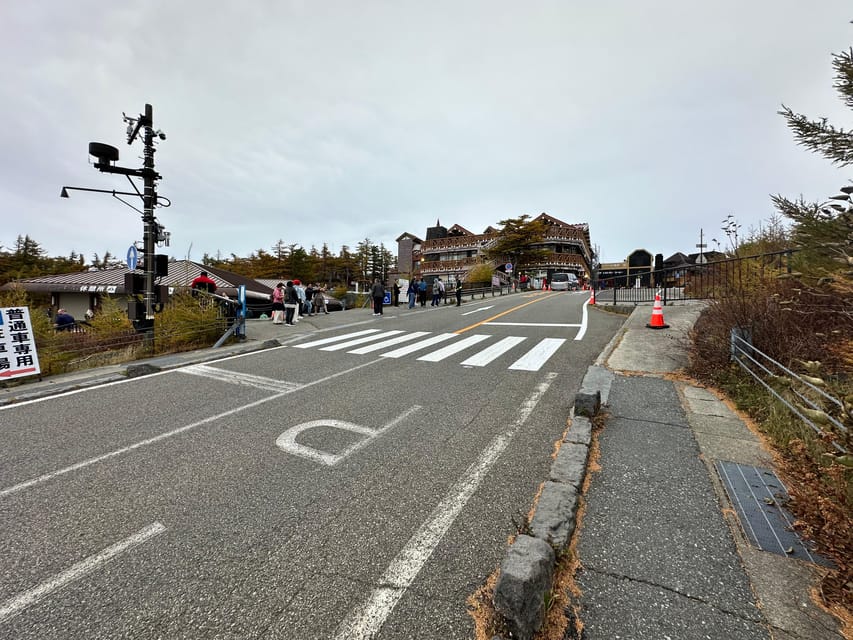 Tokyo:Mt Fuji & Hakone Day Tour with English Speaking Driver - Mount Fuji 5th Station: The Photo Stop That Needs the Right Season