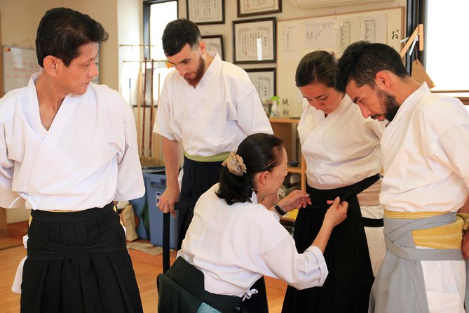 Tokyo:Samurai sword and archery class from a samurai descendant - Blade-Line Checking and Test Cutting: Seeing Precision in Motion