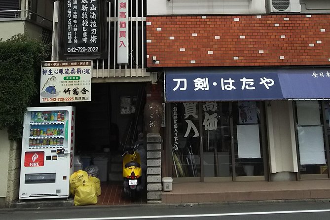 Tokyo:Samurai sword and archery class from a samurai descendant - Archery With a Real Bow: The Samurai Weapon That Changes Your Perspective
