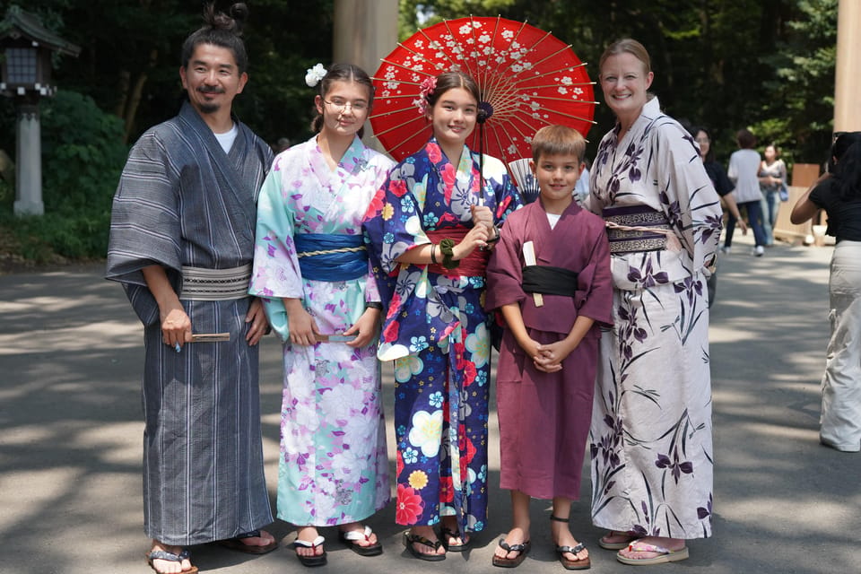 :Tokyo,Shibuya /Meiji Shrine tour in KIMONO/English-friendly - Location perks: easy access from Harajuku and Shibuya-side plans