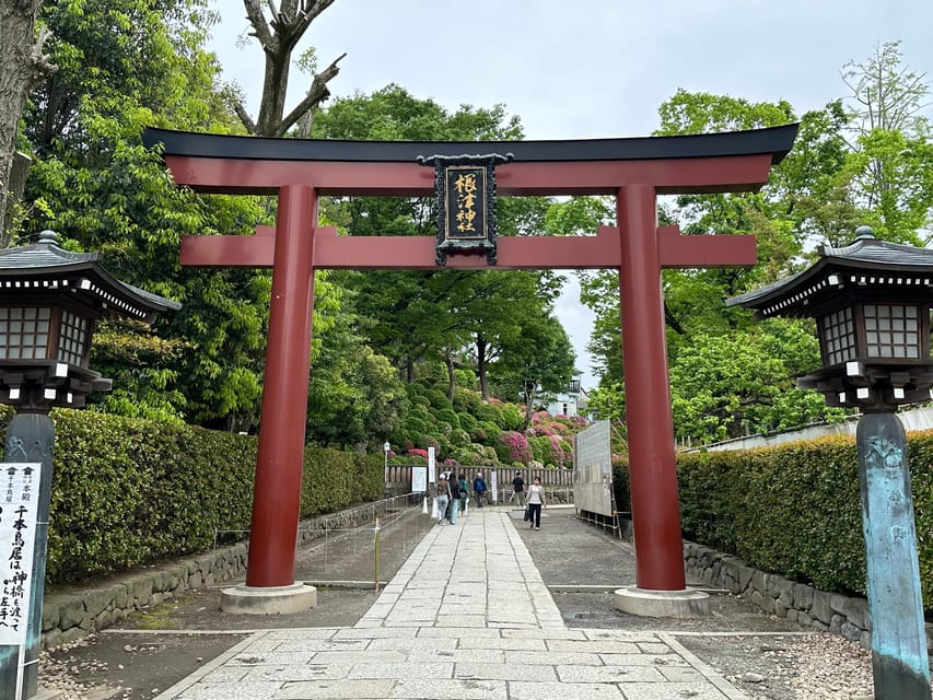 Tokyo:Stroll in Old traditional culture towns~Yanaka & Nezu - The guide makes the difference: Sui’s pace, humor, and “ask me anything” style