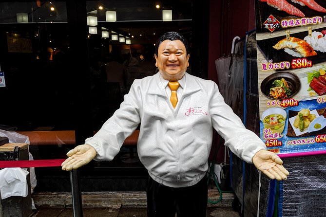 Tsukiji Fish Market Food Tour: Seafood, Street Food & Hidden Gems - Entering the Tsukiji vibe: what you should look for as you walk