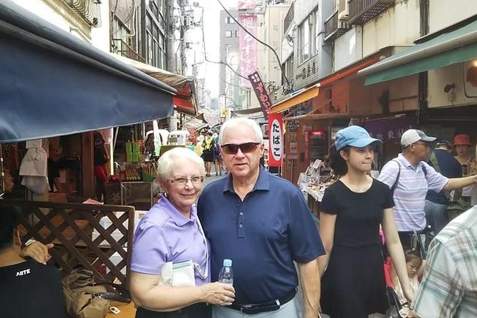 Tuna auction at Toyosu Market with qualified guide and early morning tour of Tsukiji Outer Market - Should you book the Toyosu tuna auction and Tsukiji Jogai tour?