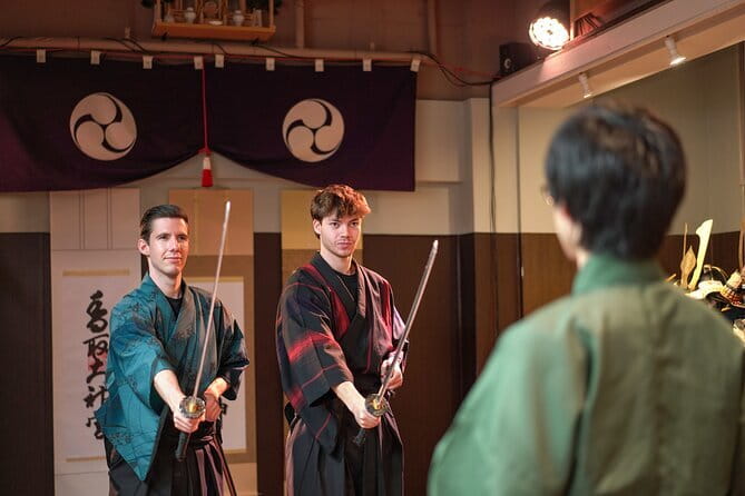 Ueno and Yanaka Culture Art Walking Tour in Old Tokyo - Ueno Park temples, shrines, and the lake: the calm reset