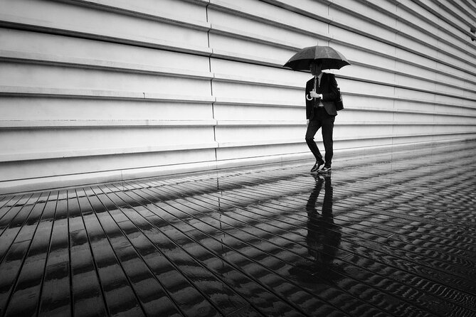 Urban Geometry with Laurence Bouchard - Tokyo photography that teaches you how to see