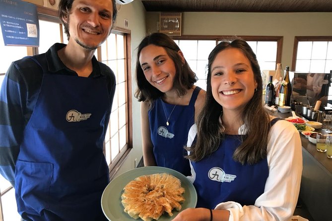 Vegan/Vegetarian Ramen and Gyoza by Bentoya cooking - Your Instructor Team: Kaori, Miwa, and Rina