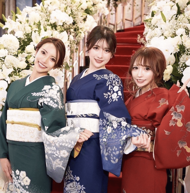 VIP Private Hostess Club Tokyo Night Life Karaoke with Girls - English support and meeting 4–5 hostesses