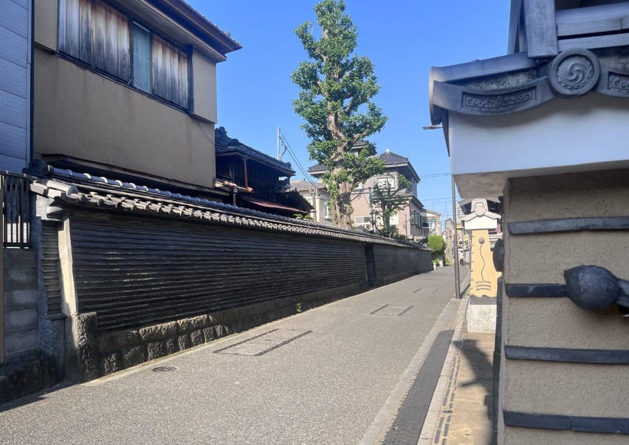 Walking Tour: Yanaka,Nezu& Sendagi: Tea Ceremony & Old Tokyo - Yanaka Cemetery: A Quiet Guided Walk to Set the Tone