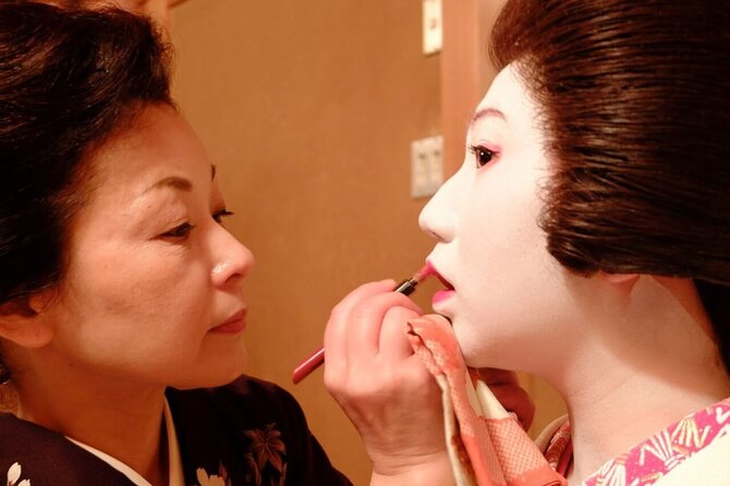 Watch the Young Geisha do their makeup and Get Ready! - Key Highlights You’ll Notice Fast