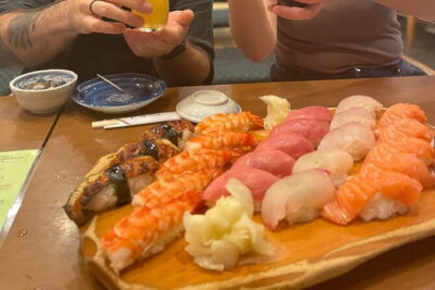 【Spanish/ English】Tsukiji Matcha at a 100-Year old Japanese shop - Tsukiji Hongan-ji Temple First: Free Admission, Big Atmosphere